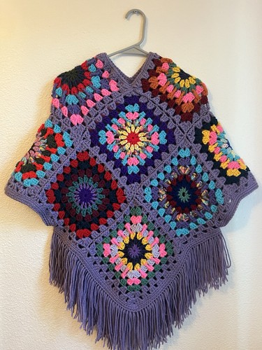 Bellissimo poncho fatto mano - poncho,