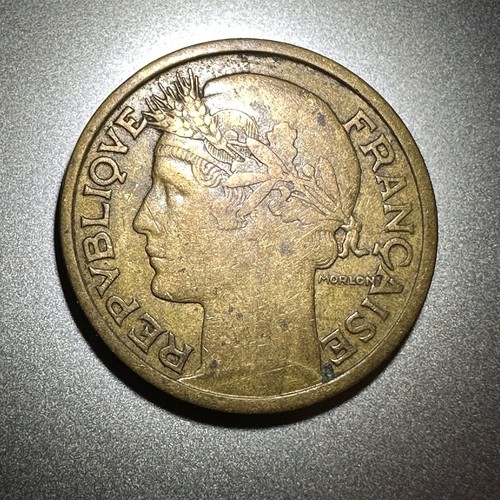Bellissima moneta mondiale - , da
