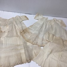 Lotto di 3 antichi abiti fatti