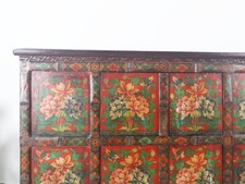 Comò tibetano con bellissime