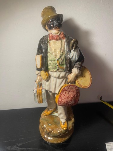 Vecchia statuetta