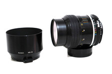 Like New+++ RARE+++ EARLY S/N.673842 Nikon Nikkor 105mm f2.5 Ai +HS-8 Hood +L1Bc