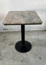 Tavolino in marmo grigio-rosato