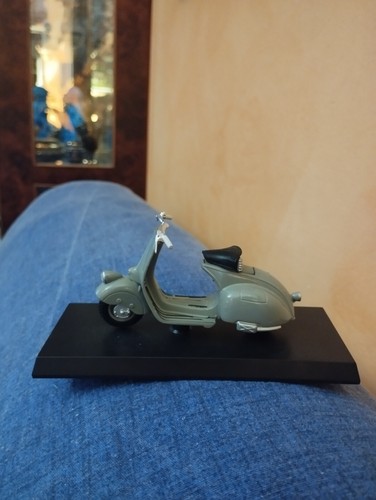 Piaggio vespa 1946 scala - 98,