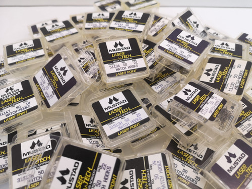 Lotto stock ami mustad 50 - lotto,
