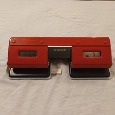 Perforatore con guida a 4 fori