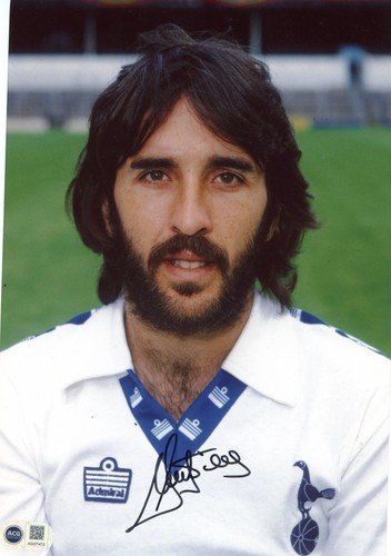 Ricky villa signed 12x8 - villa,