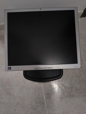HP 1740 17" MONITOR SCHERMO A COLORI - Con base regolabile