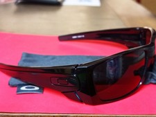 Occhiali da sole Oakley Fuel Cell 9096-01 Polarizzato