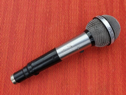 Shure unisphere 585 - a,