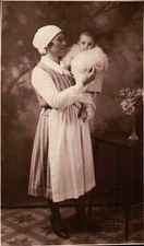 ALBENGA ANNI '20 - FOTO DI BAMBINO CON BABY-SITTER / TATA