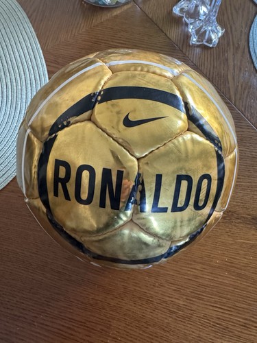 Nike total ronaldo - 90, gold