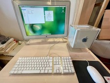 Apple Power Mac G4 Cube + Apple Cinema Display 22"