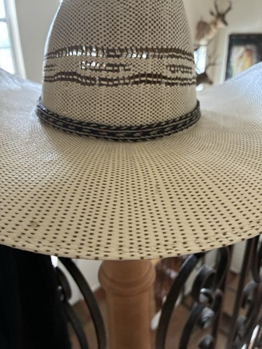 Fascia per cappello regolabile