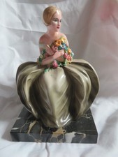 SPLENDIDE STATUE MARQUISE CERAMIQUE PUGI  DLG Italie CACCIAPUOTI Ca. 1930