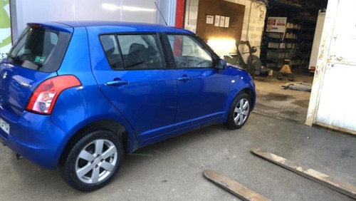 Luce cortesia suzuki swift - luce,