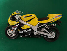 Modellino moto Maisto SCALA 1:18 SUZUKI GSX R 600
