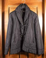 Piumino donna nero corto