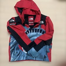 THE NORTH FACE × Supreme