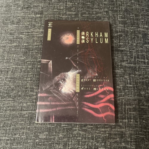 Batman arkham asylum a - -,