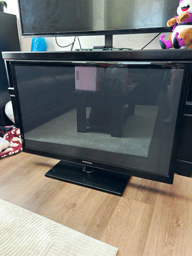 Samsung plasma 720p - 43",