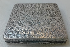 TABACCHIERA CESELLATA IN ARGENTO 800 peso 100 gr portasigarette