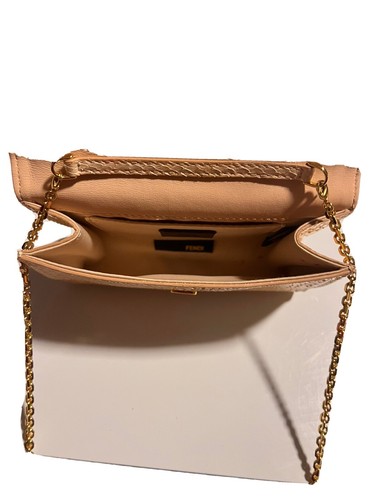 Pochette fendi cuir rose effet - fendi,
