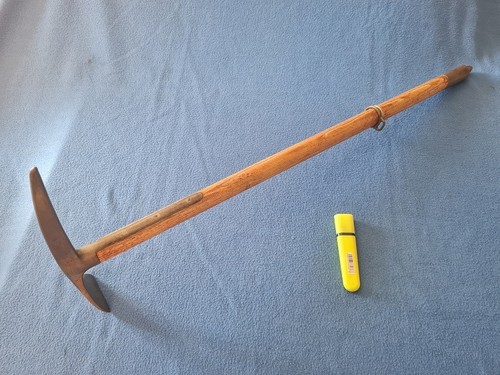 Rare piolet francois - n°1,