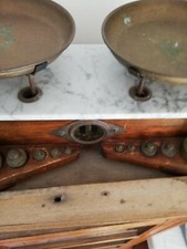 bilancia antica a due piatti 