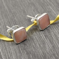 Orecchini a perno alla moda