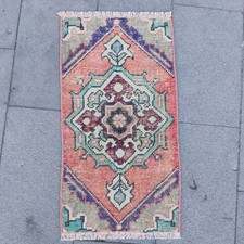 Tappeto piccolo vintage turco