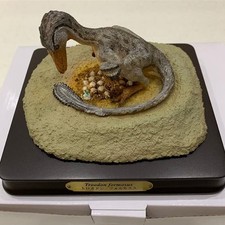 Statua dinosauro Troodon