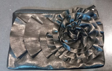 Pochette elegante in pelle con