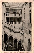 Scalone dei Dogi, Hotel Royal