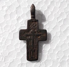 Antico pendente di bronzo a