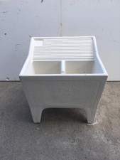 LAVATOIO  IN CEMENTO, LAVABO