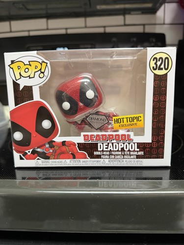 Deadpool hot topic exclusive - hot,