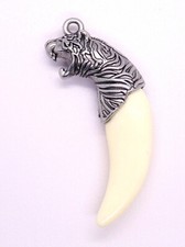 (#B106) ciondolo dente di