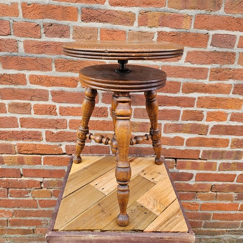 Sgabello pianoforte antico