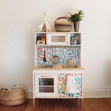 Adesivo autoadesivo rimovibile