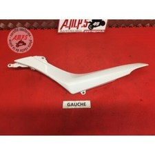 Cache plastique sous selle