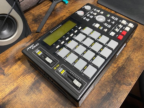 Akai mpc 1000 - akai,