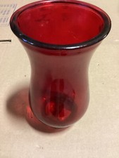 Vaso da fiori in vetro rosso