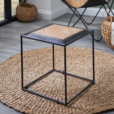 Sgabello poggiapiedi in rattan