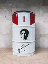 fauteuil et objet de