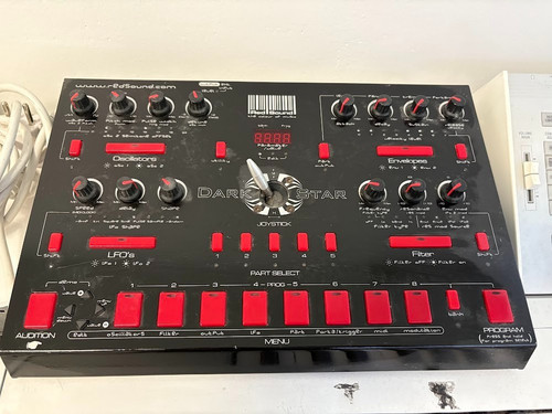 Stella oscura suono - rosso, con