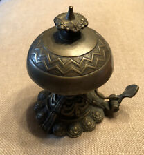 Antico Campanello Da Bancone Fine 800. Ottone Inciso E Lavorato. H. 12 Cm