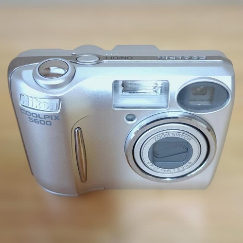 Nikon coolpix 5600 silver - coolpix,