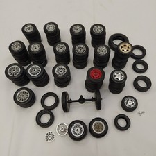 Lotto di 76 gomme e cerchi per