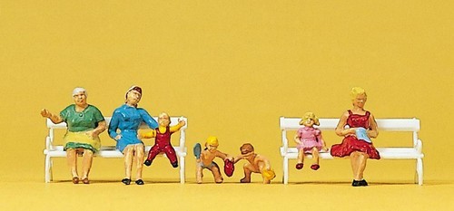 Donne bambini su - (3), (4)